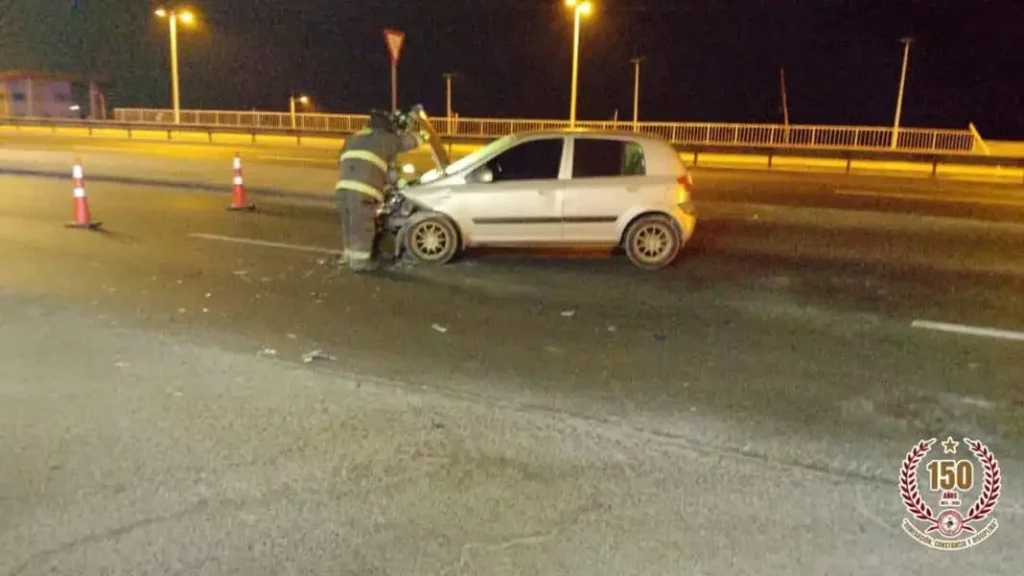 Accidente de Tráfico en Antofagasta: Un Lesionado en Colisión entre Auto y Motocicleta