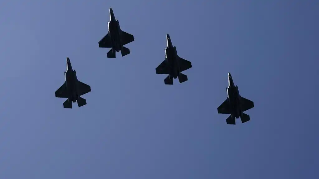 Tensiones Militares entre Estados Unidos y Venezuela: Maniobras Aéreas en el Caribe