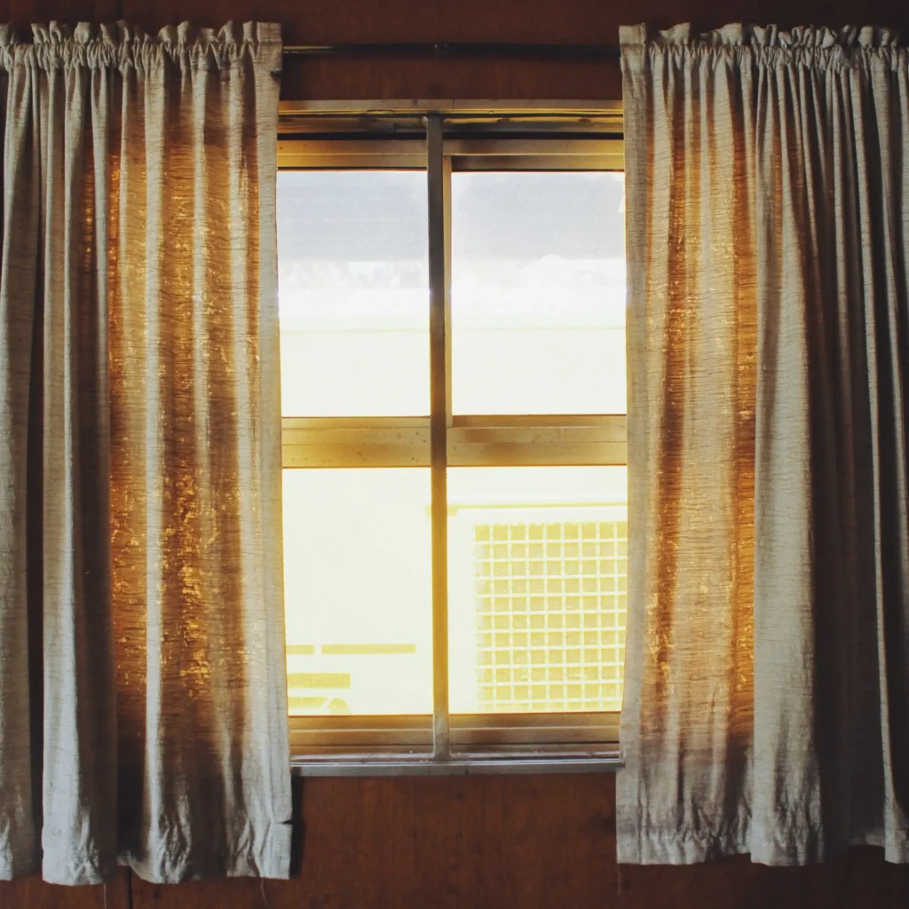 Cortinas Efectivas para Combatir el Calor Primaveral