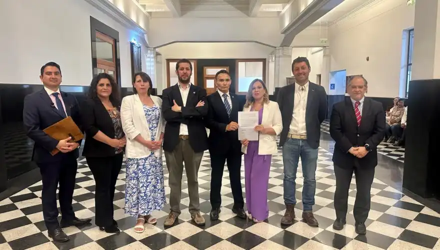 Crisis Administrativa en San Bernardo: Concejales Buscan Destitución del Alcalde White