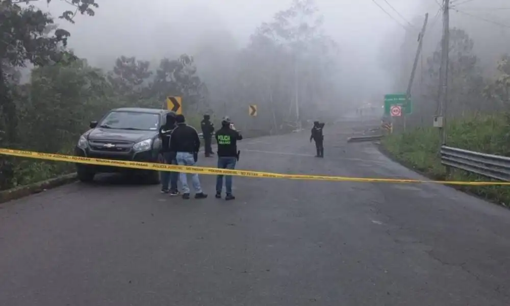 Restablecimiento de la Vía Cuenca-Girón-Pasaje Tras Explosión en Mollopongo
