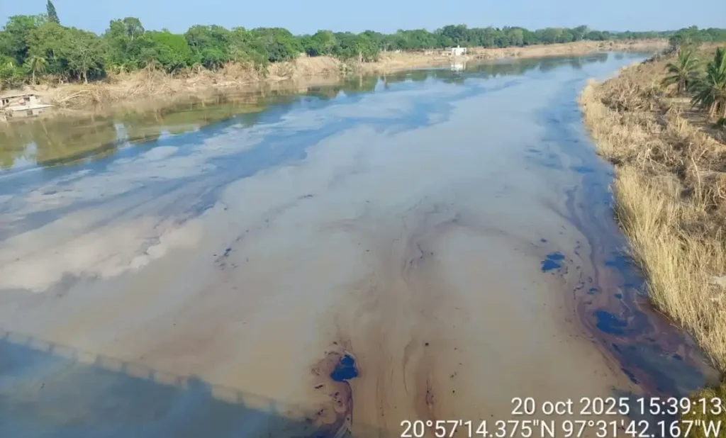 Contención Exitosa del Derrame de Hidrocarburo en Veracruz: Avances y Medidas Implementadas