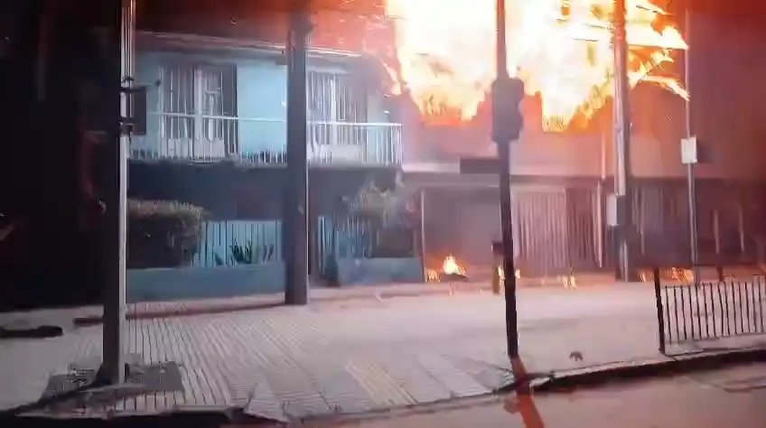 Incendio Devastador en Pedro Aguirre Cerda: Detalles y Recomendaciones de Seguridad
