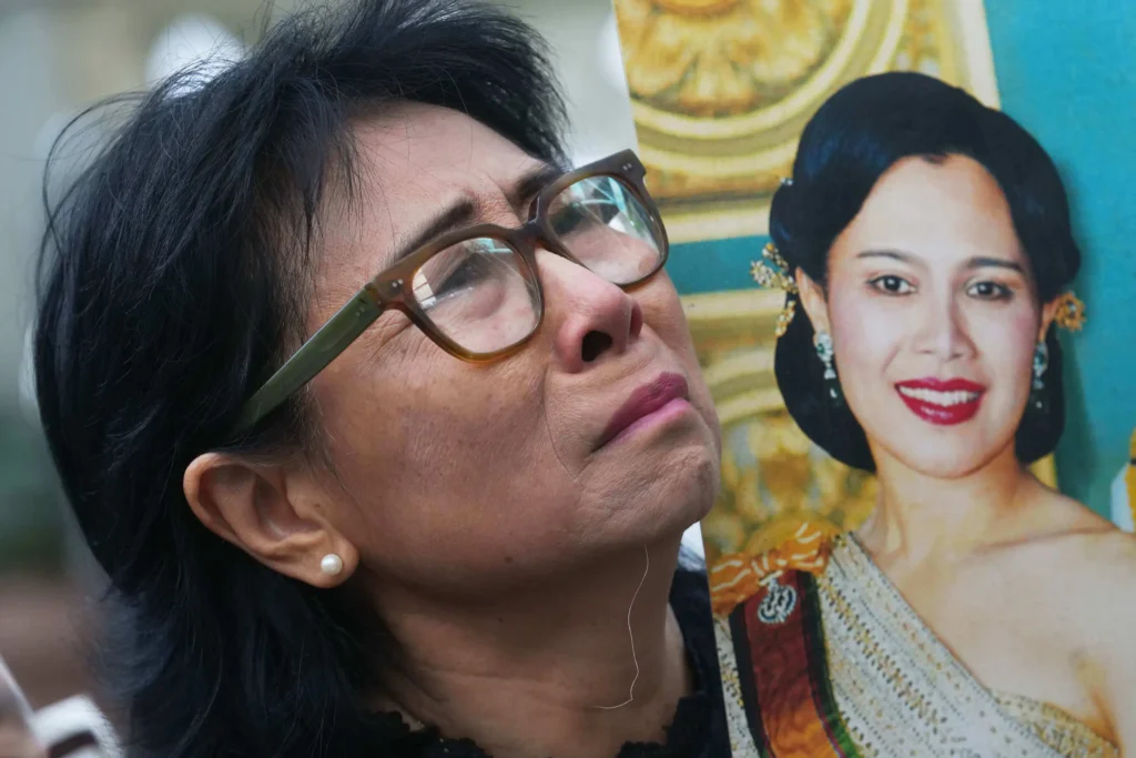 La Partida de una Icono: La Reina Sirikit de Tailandia