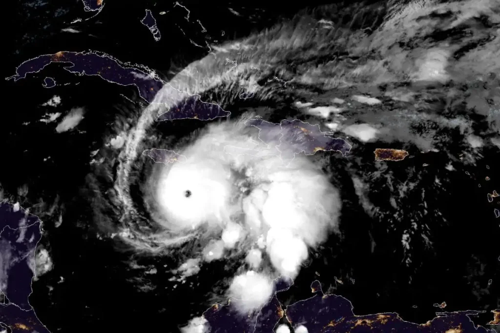 Alerta por el Huracán Melissa: Consejos para Mexicanos en Jamaica