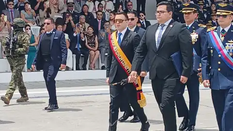 Ceremonia de la Fuerza Aérea Ecuatoriana: Un Reconocimiento a la Defensa de la Democracia