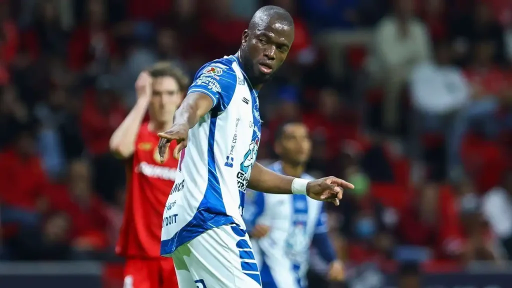 Enner Valencia brilla con doblete en el empate de Pachuca ante Toluca
