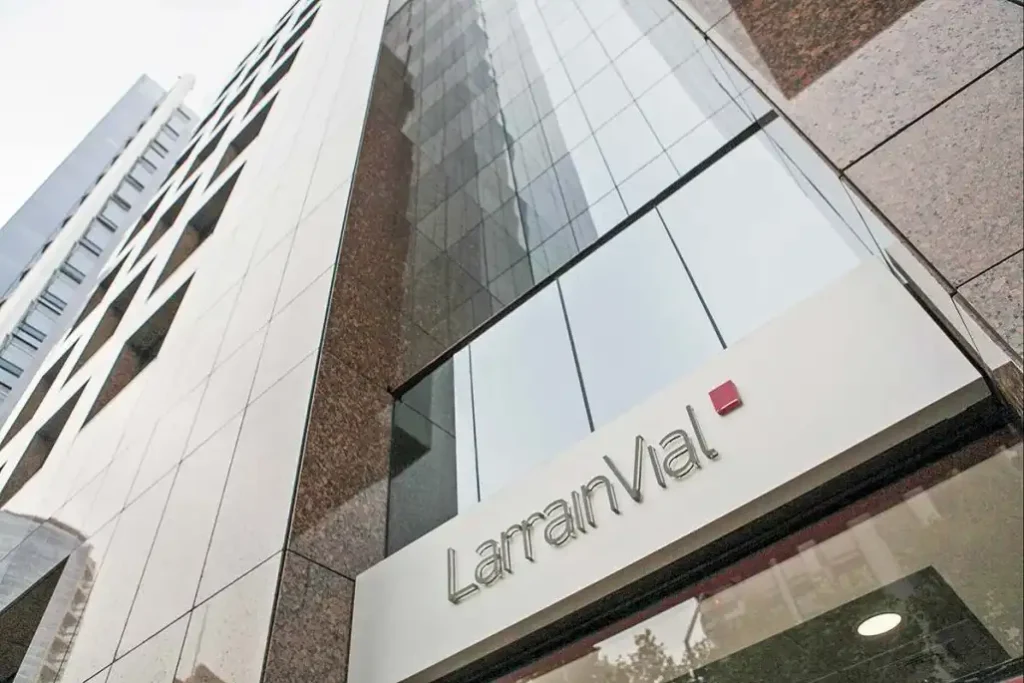 La Corte Suprema Revoca Fallo en Caso Larraín Vial: Implicaciones Legales y Sociales