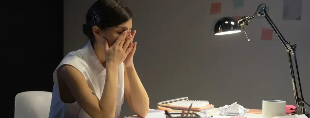 Identificando y Previniendo el Agotamiento Laboral en la Generación Z