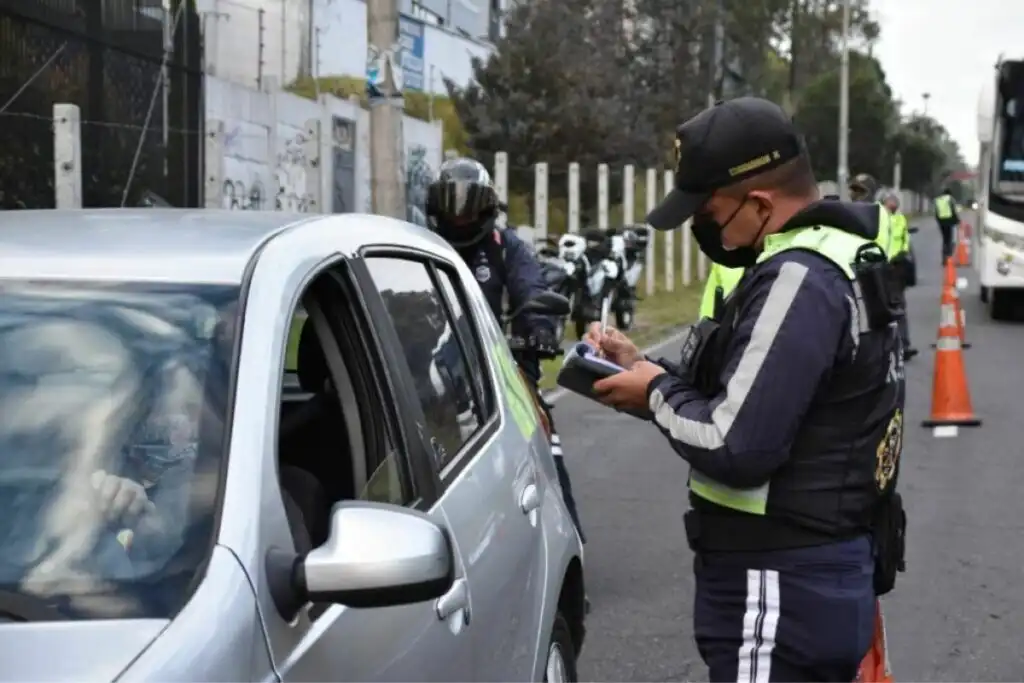 Problemas Persistentes en el Sistema de Licencias de la ANT: Nuevas Fallas y Reprogramaciones