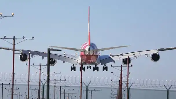 Crisis Aérea en EE.UU.: Más de 1,000 Vuelos Cancelados por el Cierre del Gobierno