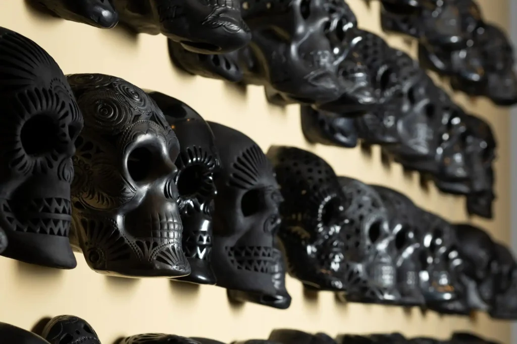 La Fusión del Barro Negro y el Lujo: Una Celebración del Arte Mexicano