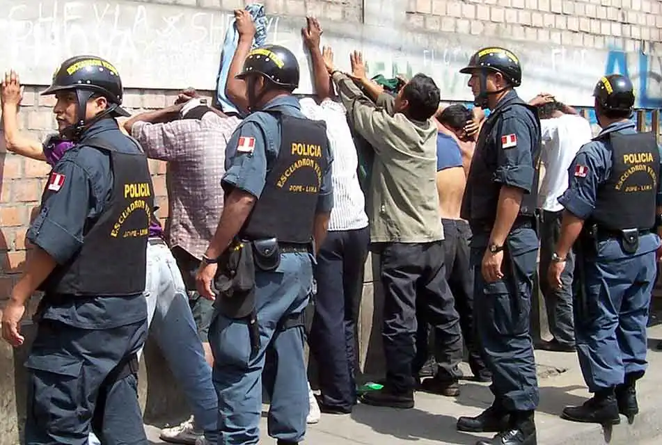 Estrategias de Seguridad en Perú: Un Enfoque Integral para Combatir la Criminalidad