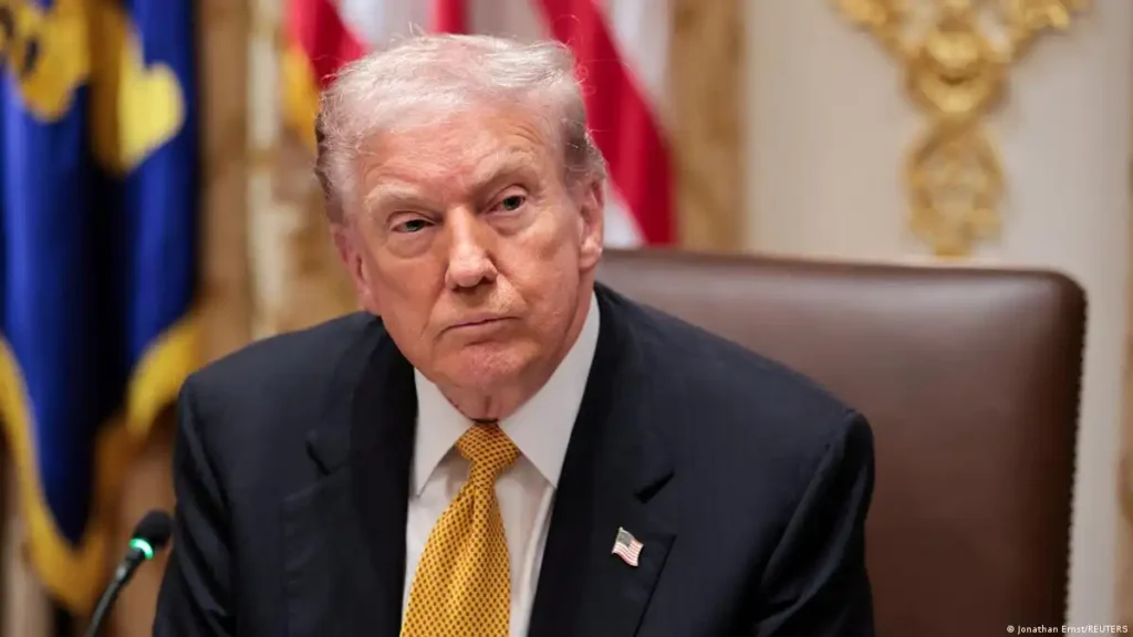 Trump Exige Investigación sobre Vínculos de Epstein con Demócratas