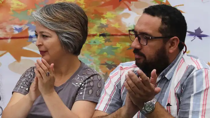 Estrategias de Campaña: El Rol de Nicolás Cataldo en la Cruzada Electoral de Jeannette Jara