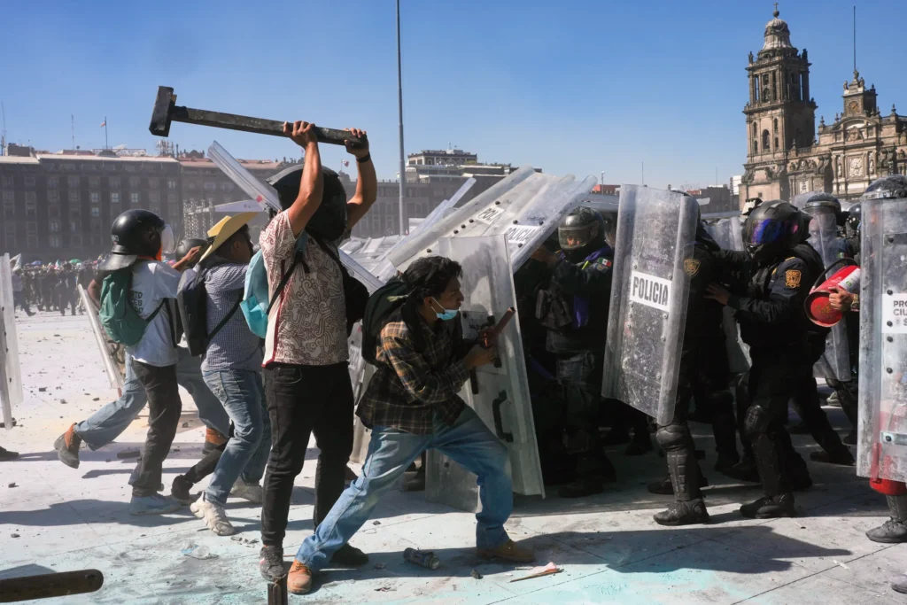 Violencia en el Zócalo: Impacto en la Seguridad y la Generación Z