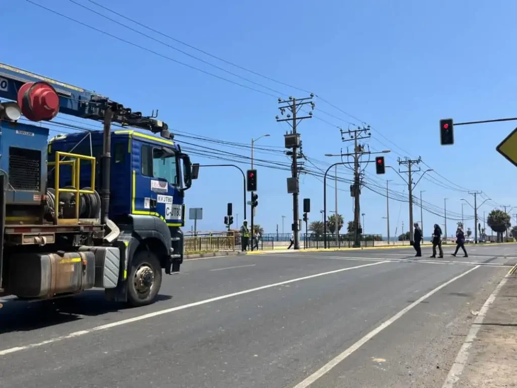 Nuevas Medidas de Seguridad Vial en Antofagasta: Primer Cruce Semaforizado en Av. Ejército