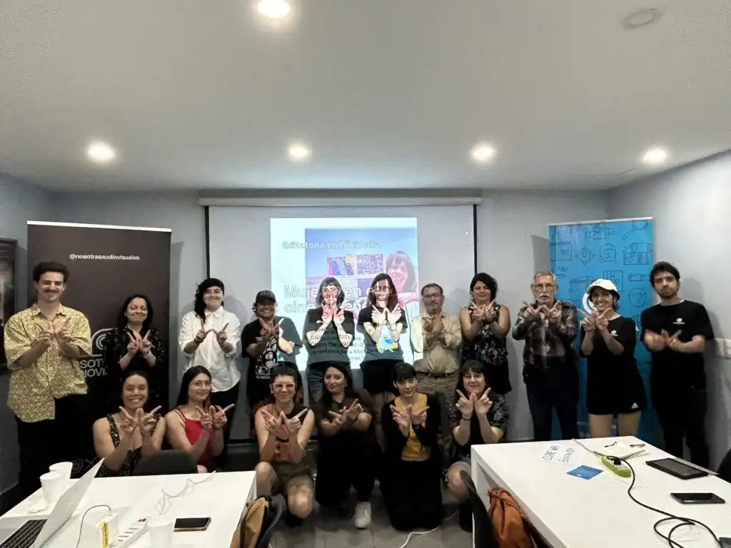 Impulsando la Visibilidad de las Mujeres en el Cine Chileno a Través de Wikipedia