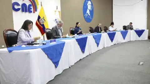 El CNE de Ecuador avanza hacia la proclamación de resultados tras la consulta popular