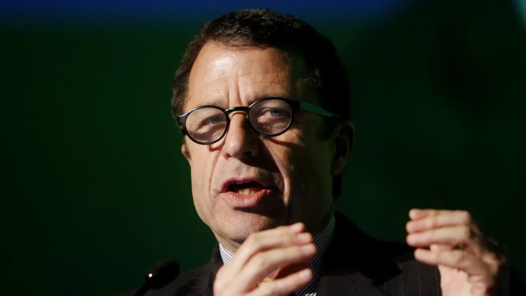Predicciones Electorales y Desafíos Económicos en Chile: Un Análisis de Sebastián Edwards