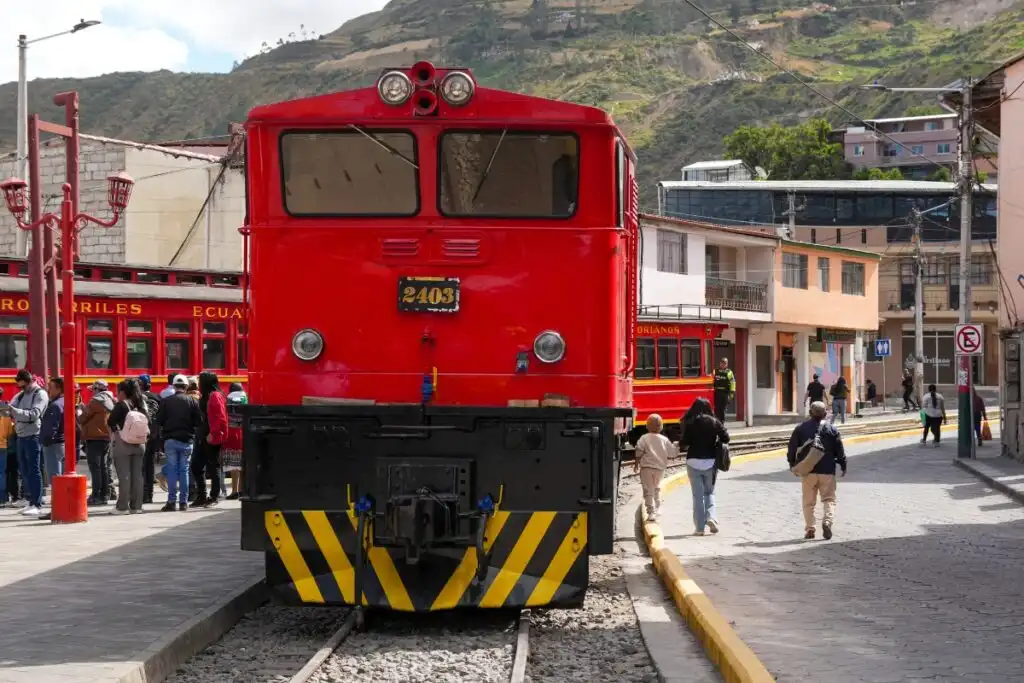 Suspensión Temporal del Tren Nariz del Diablo: Impacto y Expectativas