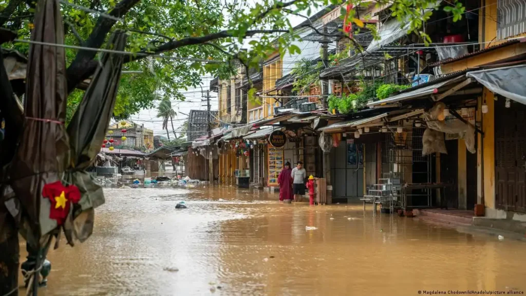 Desastre Natural en Vietnam: Inundaciones Causan Devastación y Pérdidas Humanas