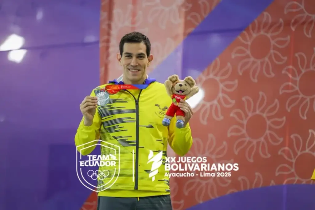 Esteban Enderica Brilla en los Juegos Bolivarianos con Medalla de Plata