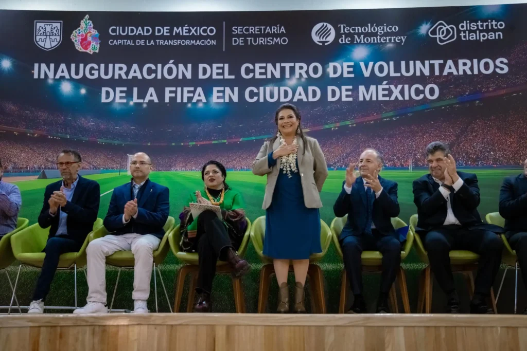 Inauguración del Centro de Voluntarios de la FIFA en la Ciudad de México