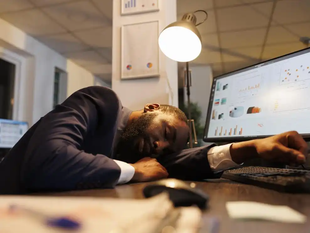 El Estrés Laboral en Ecuador: Un Desafío Creciente para la Salud Mental