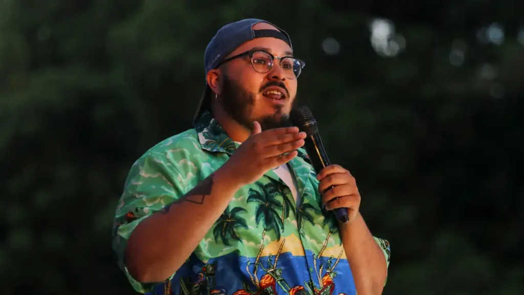Esteban Düch: El Comediante Venezolano que Busca Brillar en Viña del Mar