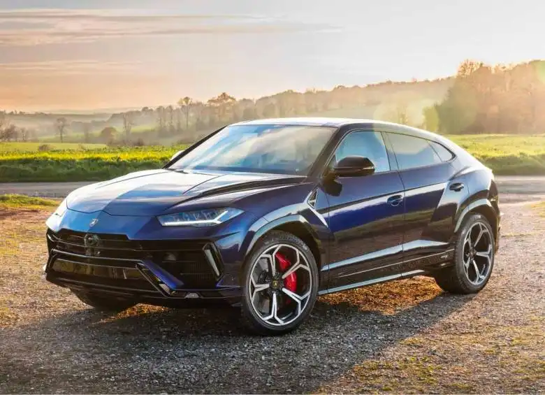 El Regalo de Lujo de Cristiano Ronaldo a Su Hijo: Un Lamborghini Urus S