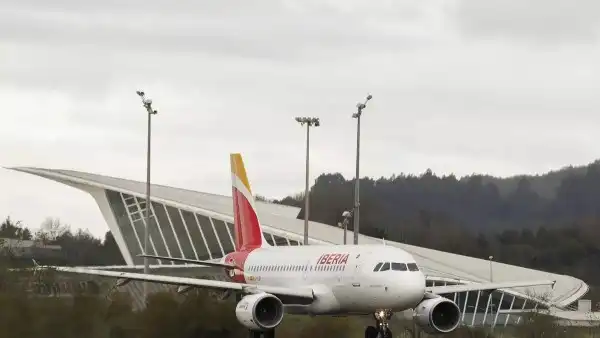 Venezuela Revoca Licencias de Aerolíneas en Medio de Tensión Internacional