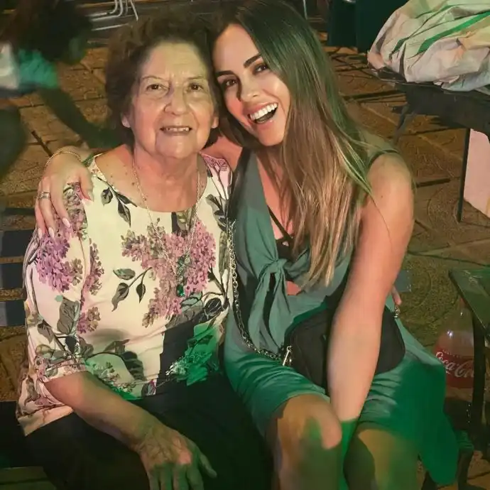 Maura Rivera enfrenta la pérdida de su abuela y reflexiona sobre su vida