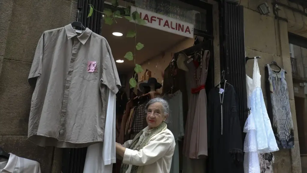 Despedida de Junk People: Un Remate Final de Ropa Vintage en Santiago