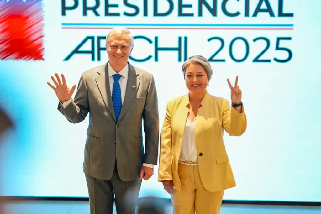 Kast y Jara: Un Debate de Propuestas y Acusaciones en la Carrera Presidencial