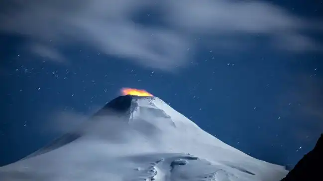 Monitoreo del Volcán Villarrica: Sernageomin Responde a Críticas