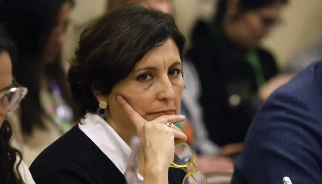 Controversia en el Sistema de Salud: La Operación de la Madre de la Ministra Aguilera