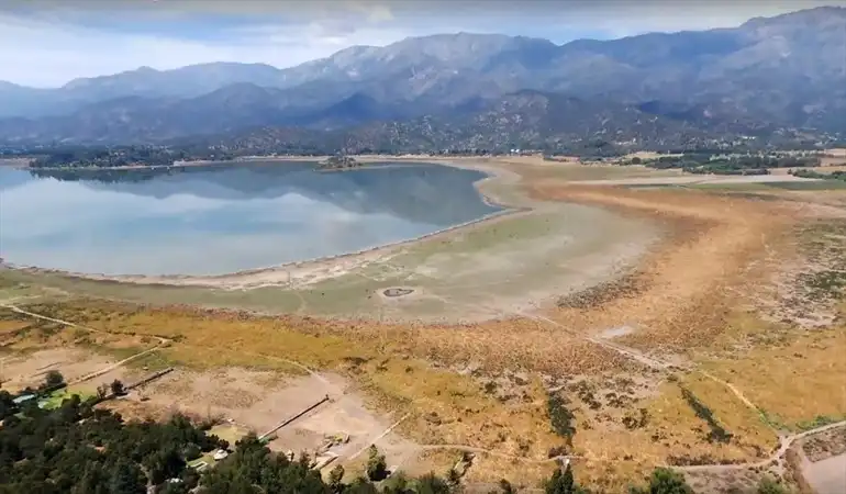 Laguna Aculeo: Un Nuevo Humedal Urbano y su Impacto Ambiental