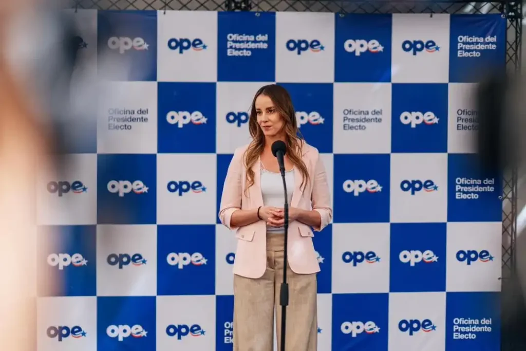 Tensiones en el Gabinete de Kast: Un Análisis de la Vocería de Mara Sedini