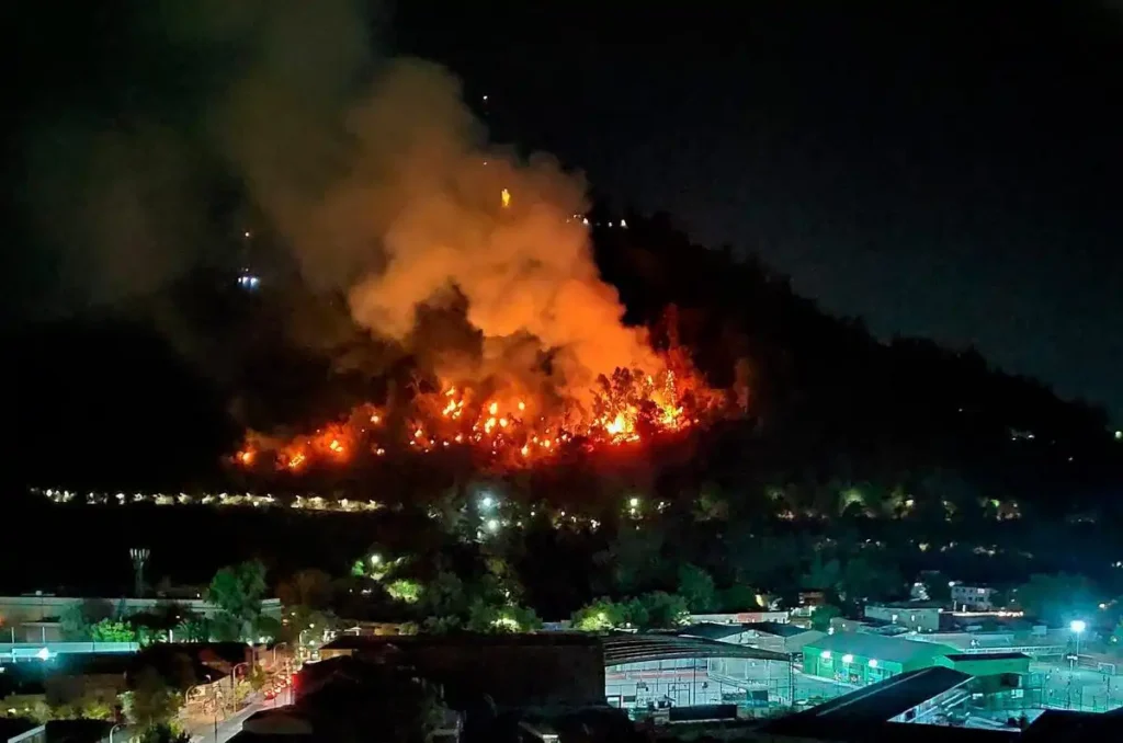 Control de Incendio en el Cerro San Cristóbal: Un Desafío Superado