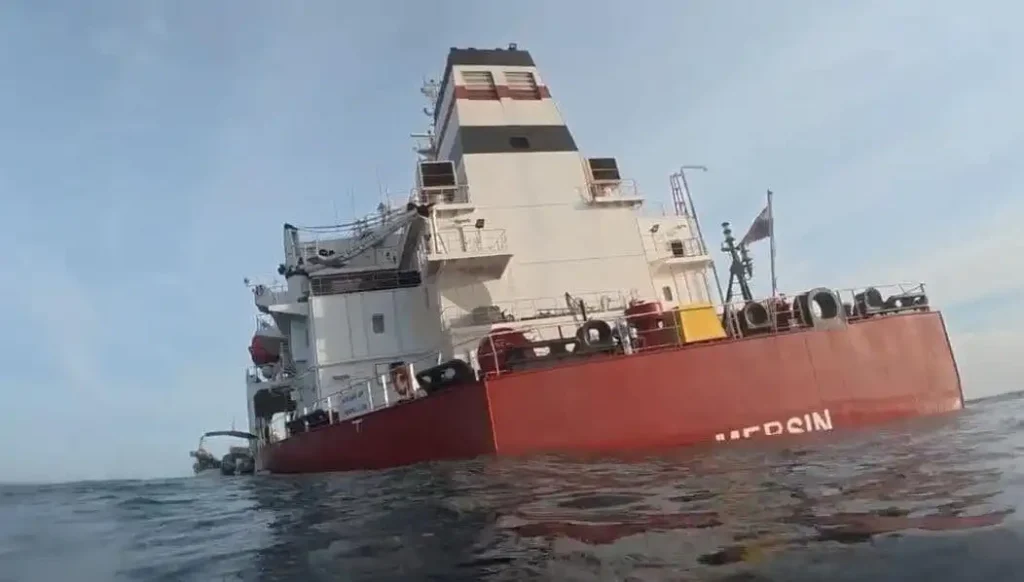 Incidente Marítimo: Ataque a Petrolero Vinculado a Rusia Cerca de Turquía