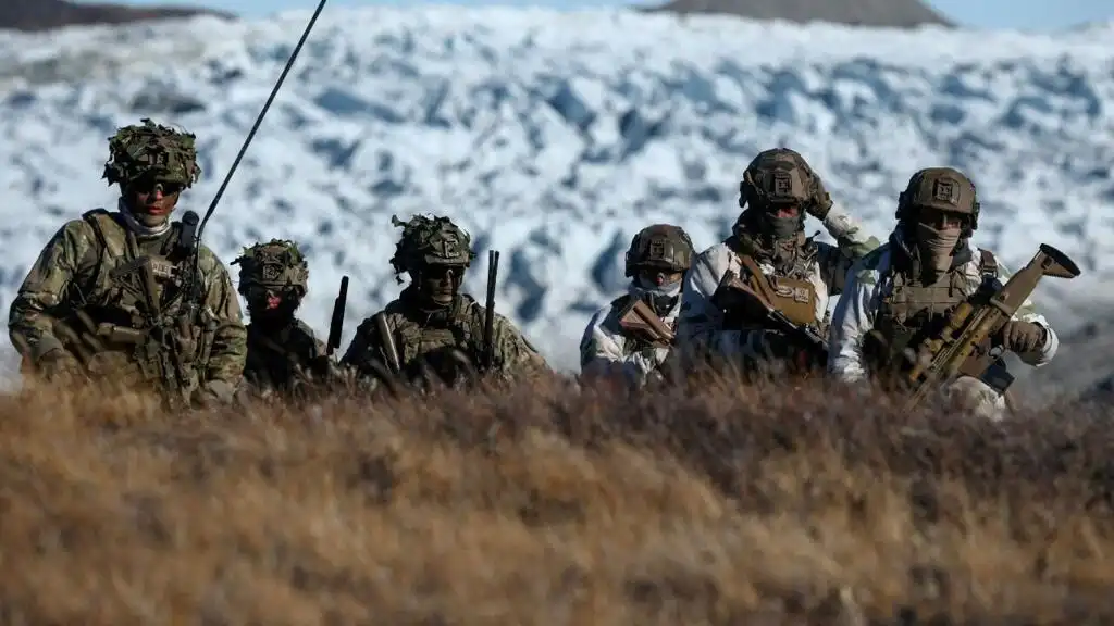 Tensiones Geopolíticas en Groenlandia: El Despliegue Militar de Europa ante las Amenazas de EE. UU.