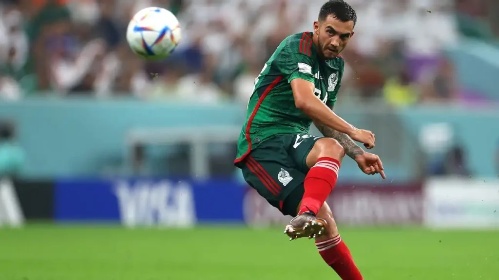 Luis Chávez: El Gol que Marcó un Hito y su Camino hacia el Mundial 2026