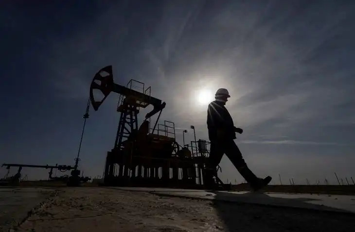 Caída de Precios del Petróleo: Factores Clave y Perspectivas del Mercado