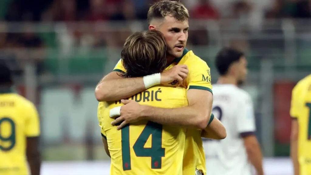 La Amistad entre Santi Giménez y Luka Modric: Un Vínculo que Trasciende el Fútbol