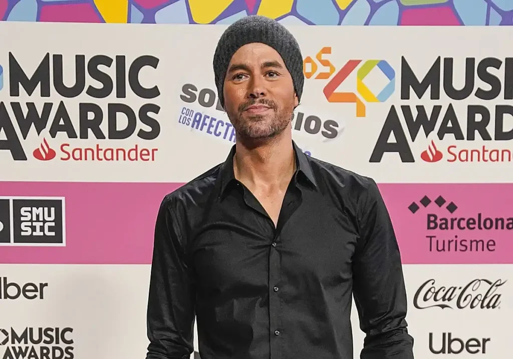 Enrique Iglesias en el centro de una nueva controversia: acusaciones de fraude y robo