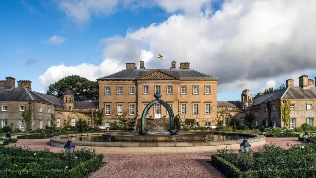 Dumfries House: El Nuevo Destino de Bodas de Lujo de Carlos III