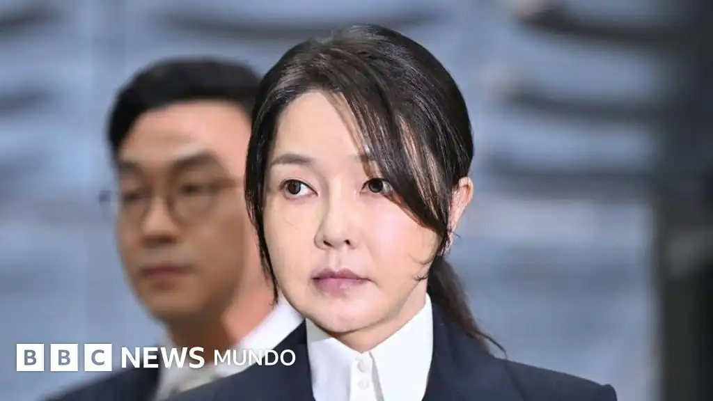 La Caída de una Primera Dama: Escándalos y Justicia en Corea del Sur