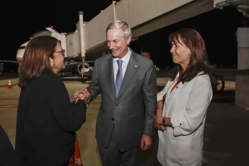 La Visita de José Antonio Kast a El Salvador: Un Análisis del Modelo de Seguridad