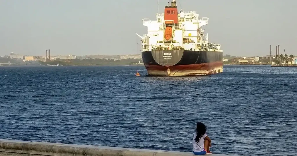 Crisis de Combustible en Cuba: La Respuesta de Rusia y el Impacto en el Turismo